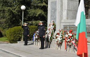 молебен мир март бургас