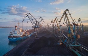 последните минути български моряци блокирани пристанището мариупрл