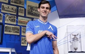 левски подписа илиян стефанов