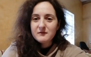 българка буча отрязани сме отвсякъде унищожаваме руски танкове голи ръце