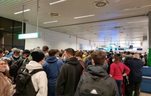 ало рашков трима дежурни гранични полицаи летище софия 1500 туристи чакат гишетата