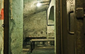 бивш директор гражданска защита всички жилищни сгради строени 1992 имат противорадиационно укритие