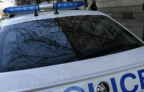 шофьор преби ученици шумен ударили колата снежна топка