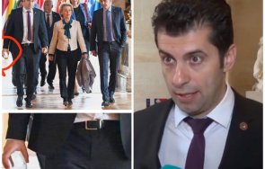 наздраве просто киро пак лъсна тътри урсула фон дер лайен чаша уиски ръка снимка