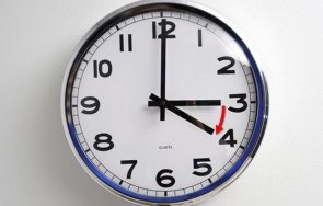 въртим стрелките часовника лятното време