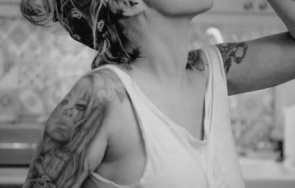 андреа hells kitchen разголи котлона снимки