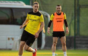 ботев прибира половин милион южнокорейци