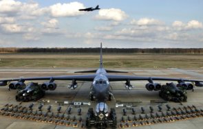 двойка американски ядрени бомбардировача прелетели българия