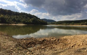 безхаберие никой поддържа язовира безмер местните хора настояват спешен ремонт