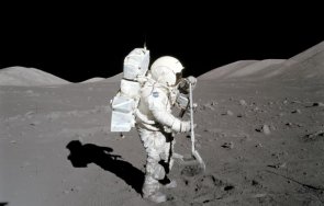 наса отваря проба луната взета години