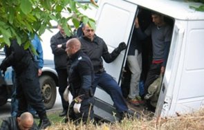 спипаха сирийски бежанци микробус бургас