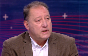 ангел найденов държави унгария българия помагат оръжие украйна