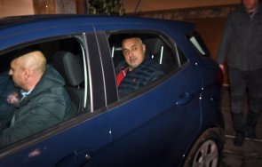 Бойко Борисов в кола арестуван