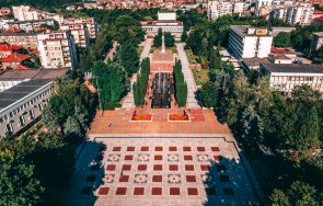 ремонтират централния площад монтана млн лева