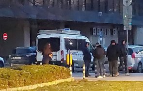 първо пик младежи причакаха асен василев поискаха арестува уплаши избяга позорно полиция снимки видео