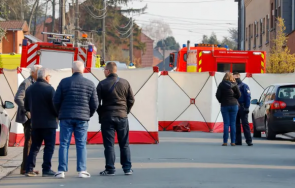 извънредно кола вряза карнавал белгия жертвите четирима