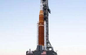 наса извади първи път свръхтежката ракета sls видео