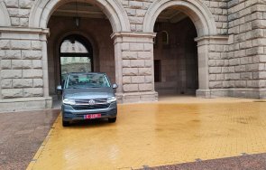 горещо пик кола американското посолство министерския съвет договаря влизането българия войната украйна