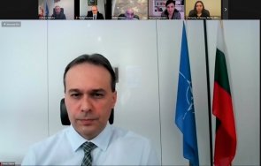 министърът отбраната заседава колегите брюксел