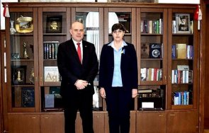 виктор димчев твърдим гешев враг народа министър йорданова гризе химикалката