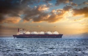 два български кораба продължават блокирани украински води