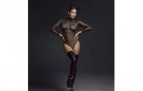 анелия показа сочен бюст нищо кръста