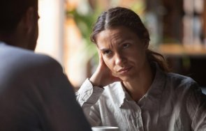 учени проучиха кое прави скучни