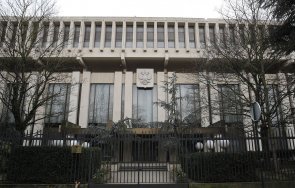 франция привика руския посланик заради карикатура осмиваща европа снимка