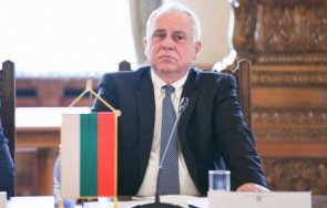 посланикът москва наши сънародници пристигат хуманитарен полет русия