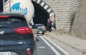 катастрофа блокира движението