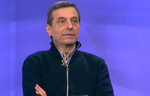 димитър манолов минималната заплата трябваше 840 лева миналото лято