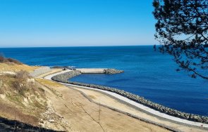 млн осигурени ограничаване свлачищата черноморското крайбрежие ерозионните процеси дунав