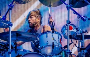 субстанции открити тялото барабаниста foo fighters