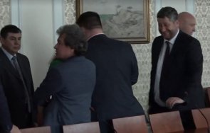 последните минути управляващите събраха коалиционен съвет заради военната помощ украйна