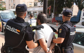 Агенти на испанската Национална полиция арестуваха мъж като предполагаем участник