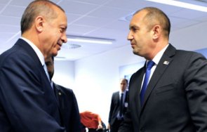 ердоган увери президента румен радев телефона българия приятел съюзник турция