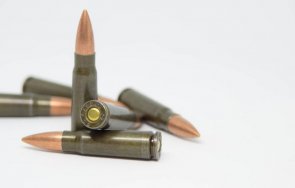 конфискуваха боен арсенал вила дупница