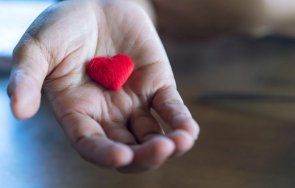 добрият пример ученички намериха върнаха дамска чанта пари момчилград