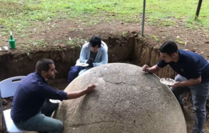 археолози откриха гигантски каменни сфери коста рика