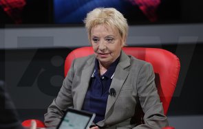 вечно почерпената пиарка премиера иде развод български