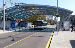 зелени автобуси поемат пътниците големи общини нас