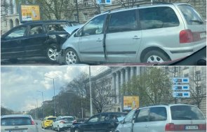 първо пик зверска верижна катастрофа цариградско шосе софия четири коли размазаха видео снимки
