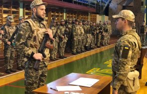 Футболисти войници