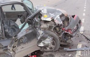 шофьор загина катастрофа разград ранени жена две деца
