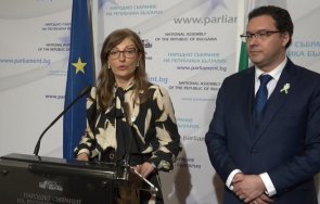 първо пик герб настоява ясна позиция правителството изпращане оръжие украйна обновена