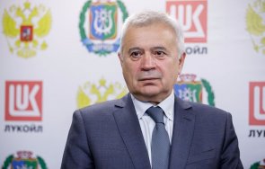 президентът лукойл вагит алекперов оттегля компанията