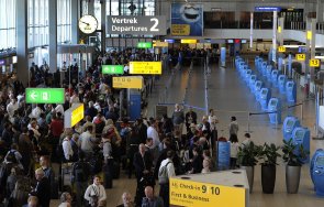 десетки забавени отменени полети амстердам заради стачка служители летище