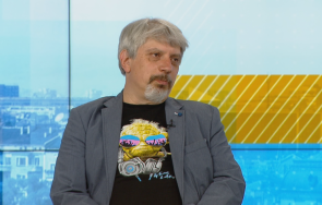 проф николай витанов всеки гледа собствения интерес чуждия затова сме велика държава