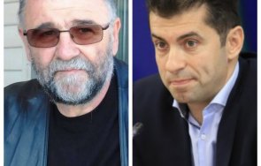 писателят христо стоянов киро пътувал сам фалкона варна посрещне пише освободител моряците пътували другия фалкон шизофрения