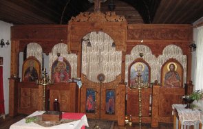 градешкия манастир пазят благодатен огън миналия великден